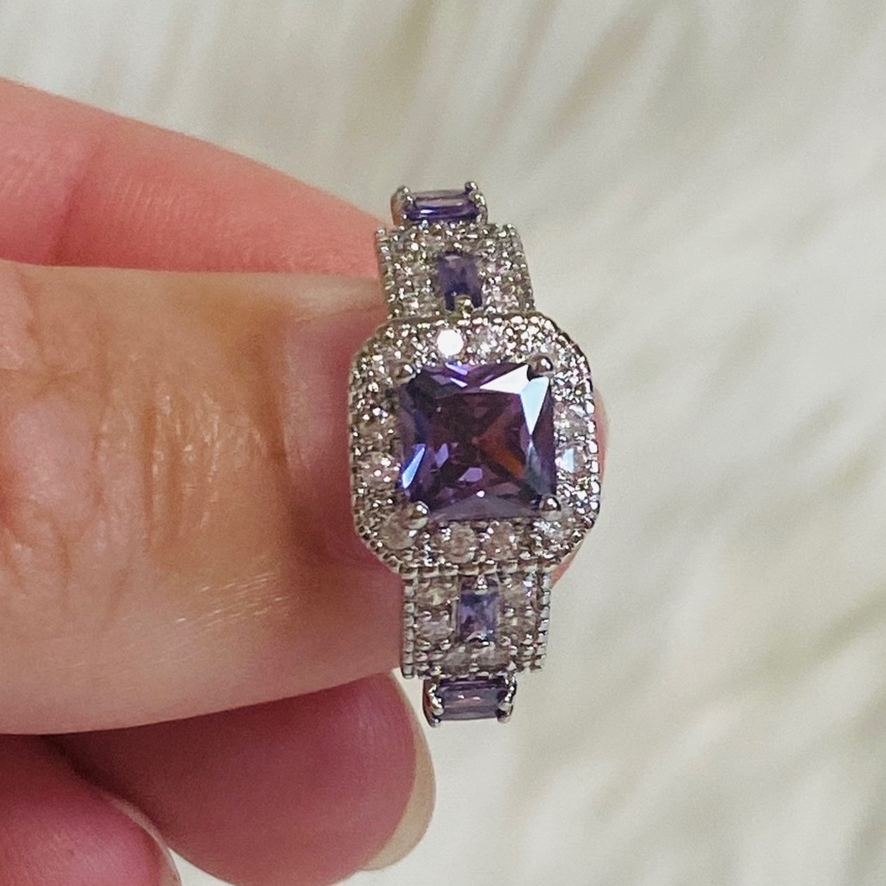 925 Sterling Silver Amethyst CZ Ring - Picture 2 of 9
